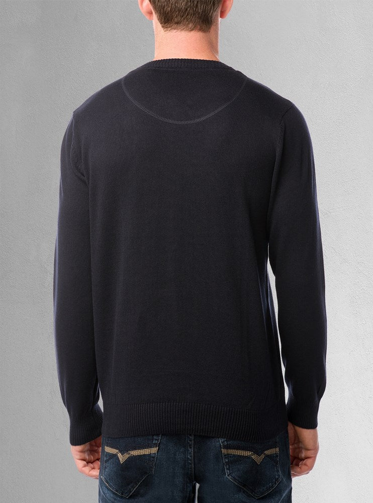 Men's basic v-neck sweater
