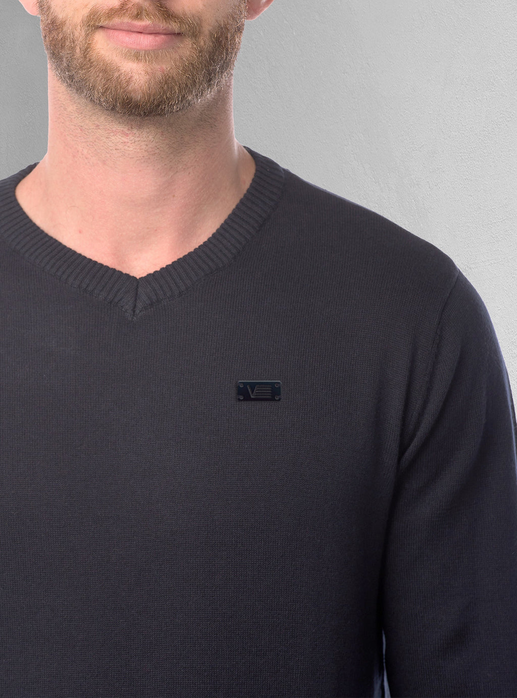Men's basic v-neck sweater