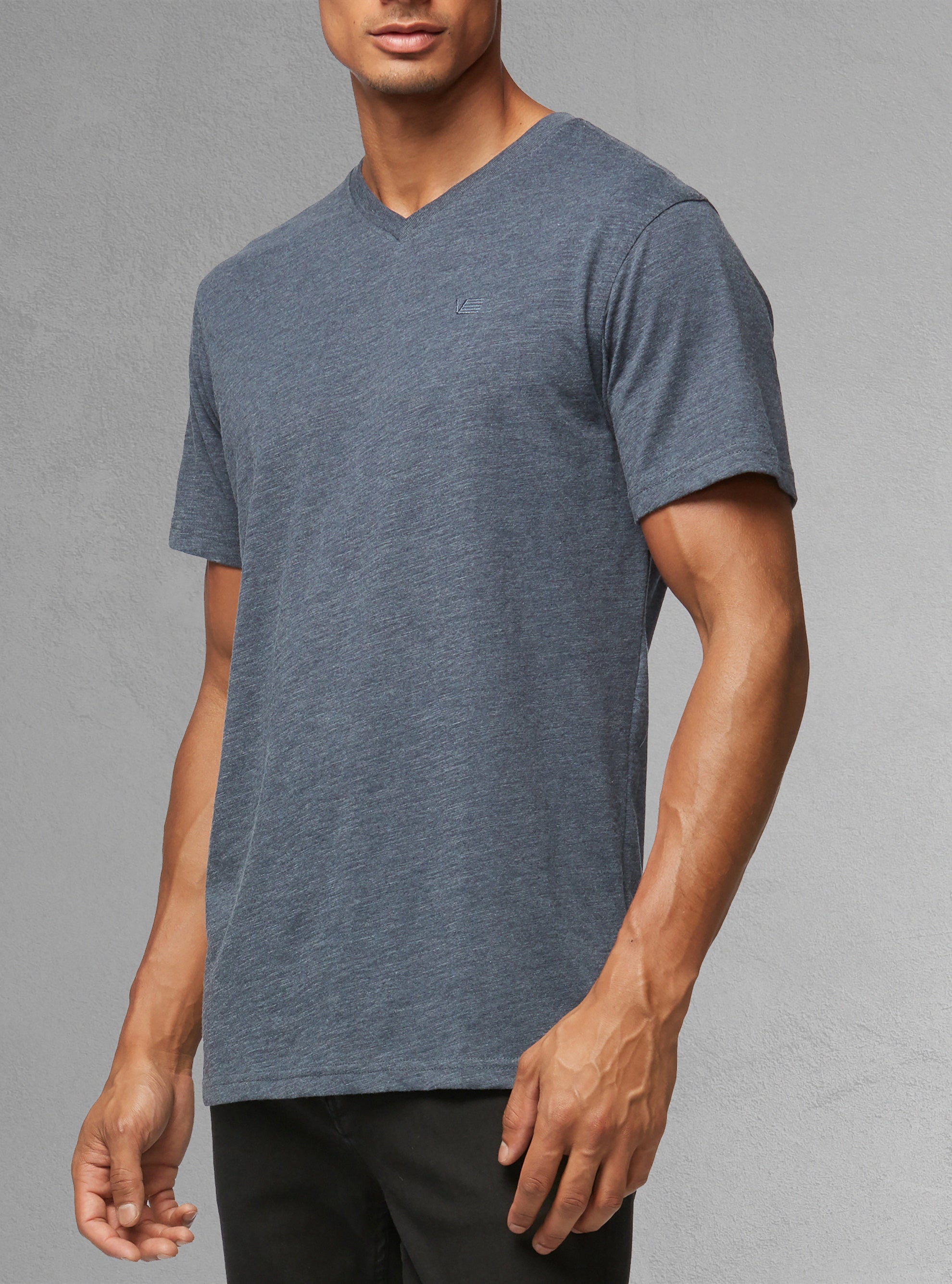 Men's basic v neck short sleeve t-shirt